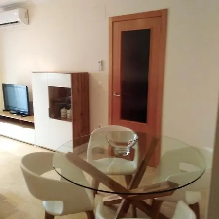 With 2 Bedrooms In With Furnished Balcony 1 Km From The Beach Lejlighed *